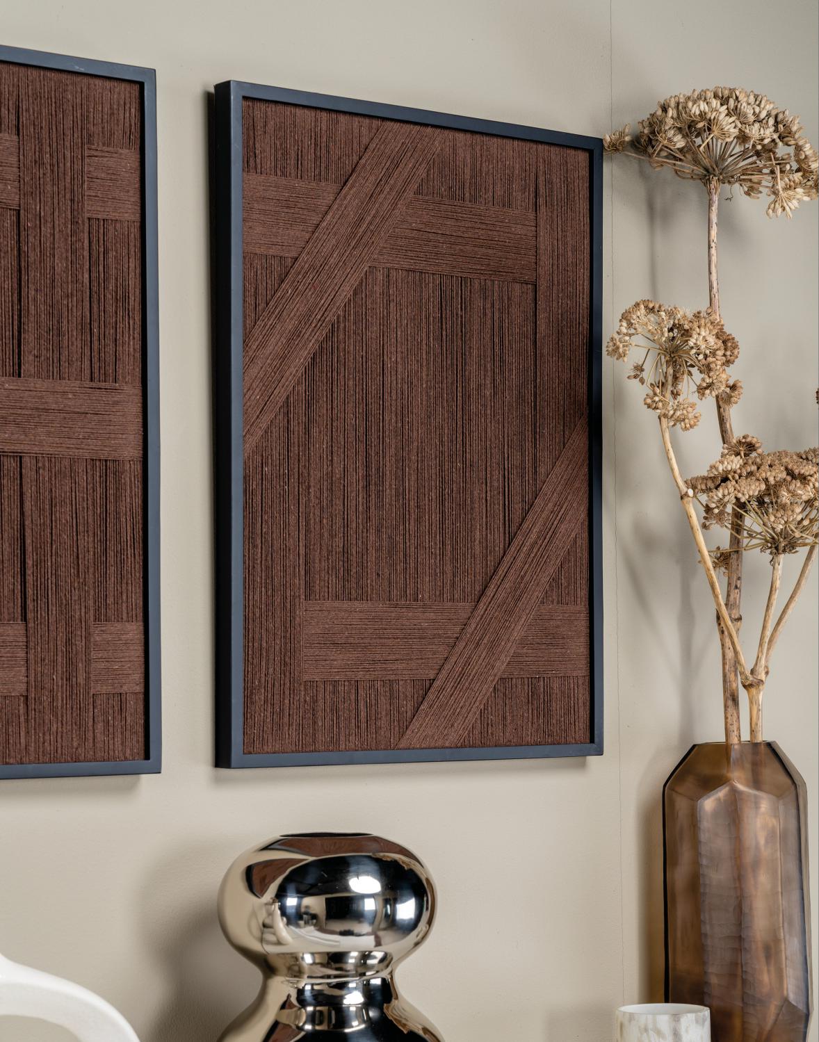 Akcesoria wiszące i stojące dekoracje w salonie meblowym w Rzeszowie